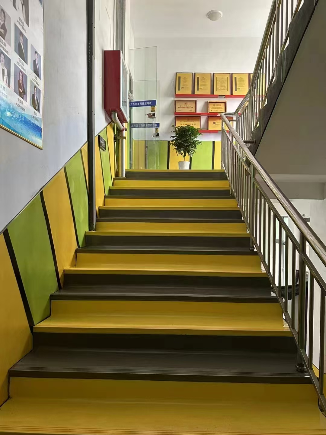 PVC self fastening corner stair treads